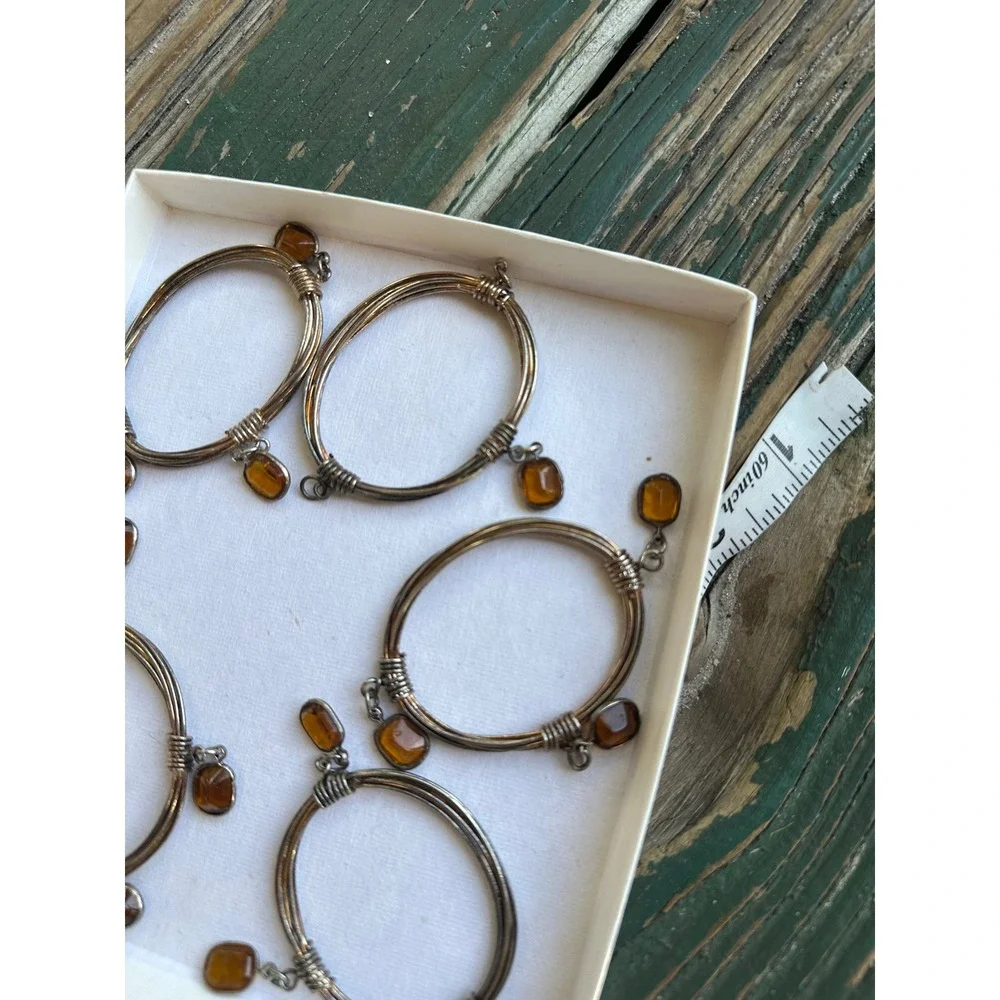 Vintage Wire Wrapped Napkin Rings Set of 8 Amber Glass Gems Silver Tone A3589